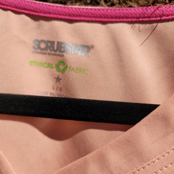 NWT Moisture Control 4 way stretch 3 front pocket scrub top - Picture 3 of 5